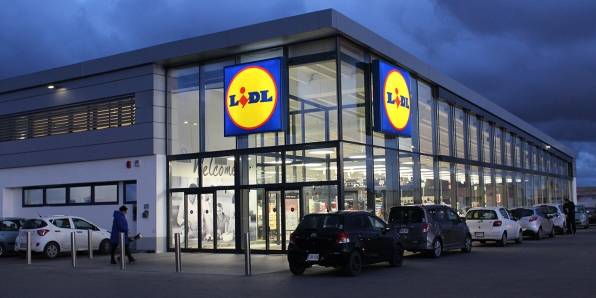 mosta store opens.jpg